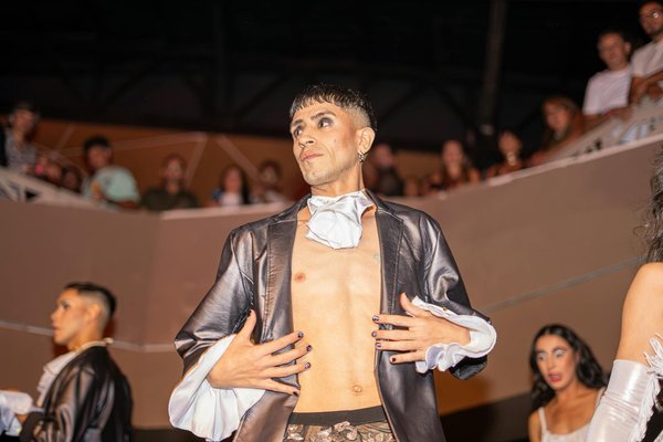 Comment styliser les vêtements à imprimé léopard ?