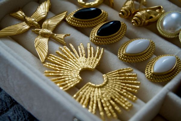 Comment bien choisir ses boucles d’oreilles ?