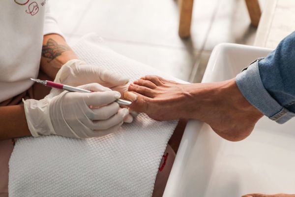La science des ongles : Comment comprendre et soigner les problèmes courants des ongles