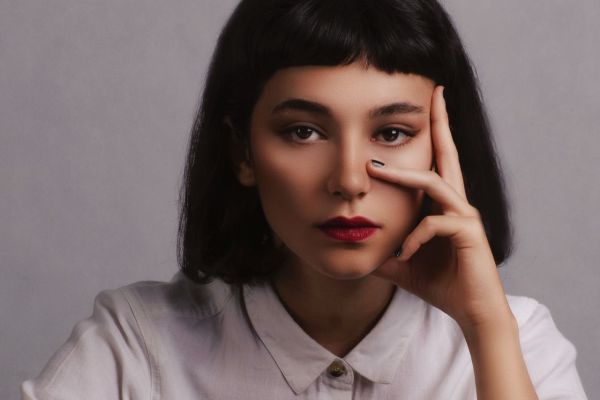 Les différentes formes de visage et les coupes de cheveux adaptées
