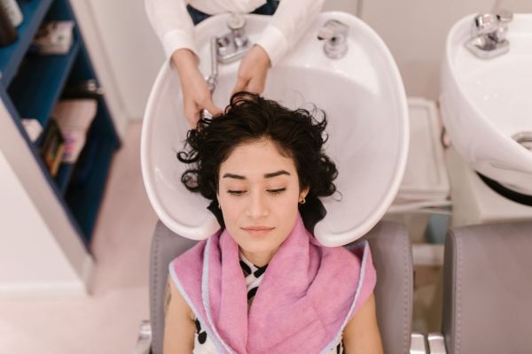 Pourquoi avoir un bac à shampoings à la maison ?