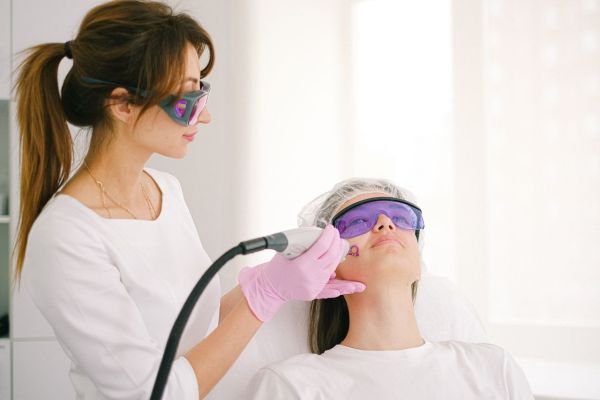 Réserver une séance d'épilation laser en ligne : le guide