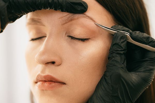 Soin des sourcils : les services offerts par un atelier spécialisé